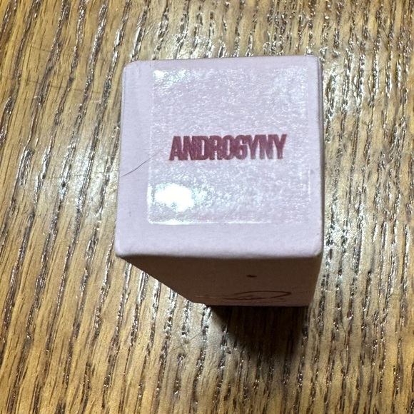 Jeffree Star Velvet Trap Lipstick Shade Androgyny - Picture 3 of 4